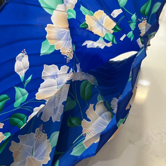 Vibrant Blue Floral Blouse - Picture 11 of 11